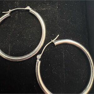 White gold 1” Hoop Earrings